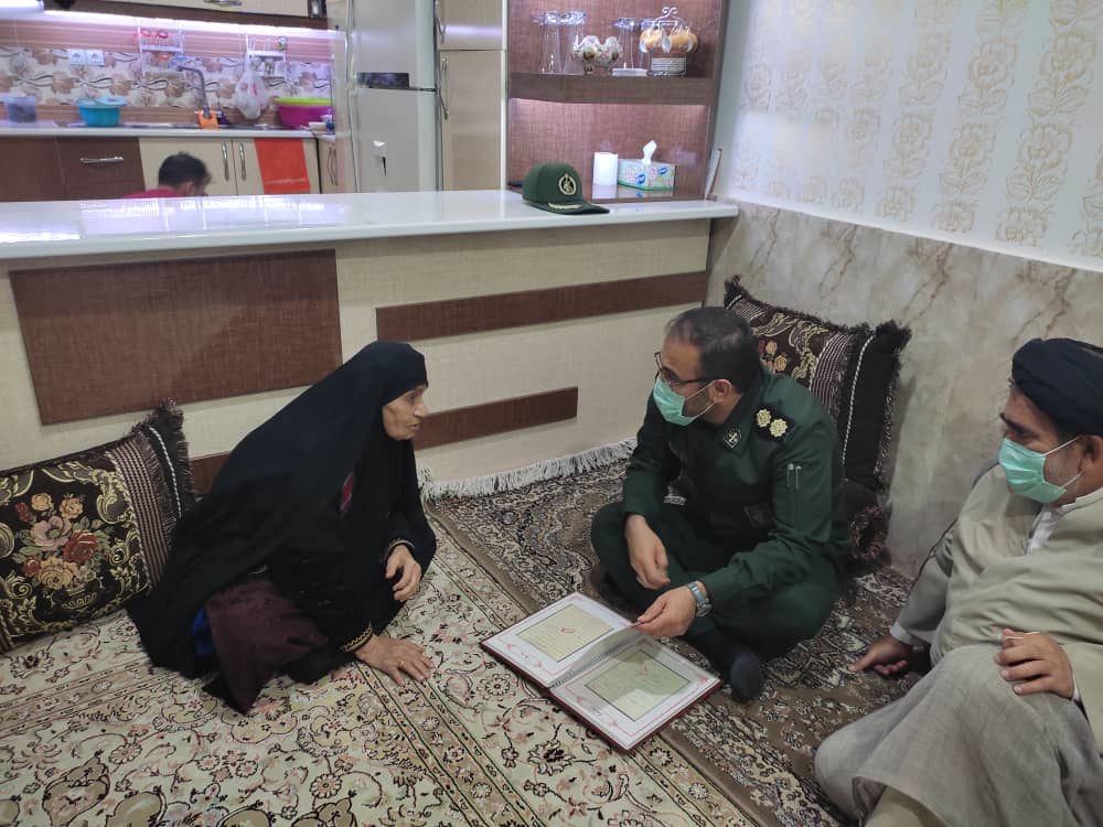 دیدار فرمانده سپاه گچساران با جمعی از خانواده های شهدا+تصاویر دیدار فرمانده سپاه گچساران با جمعی از خانواده های شهدا+تصاویر