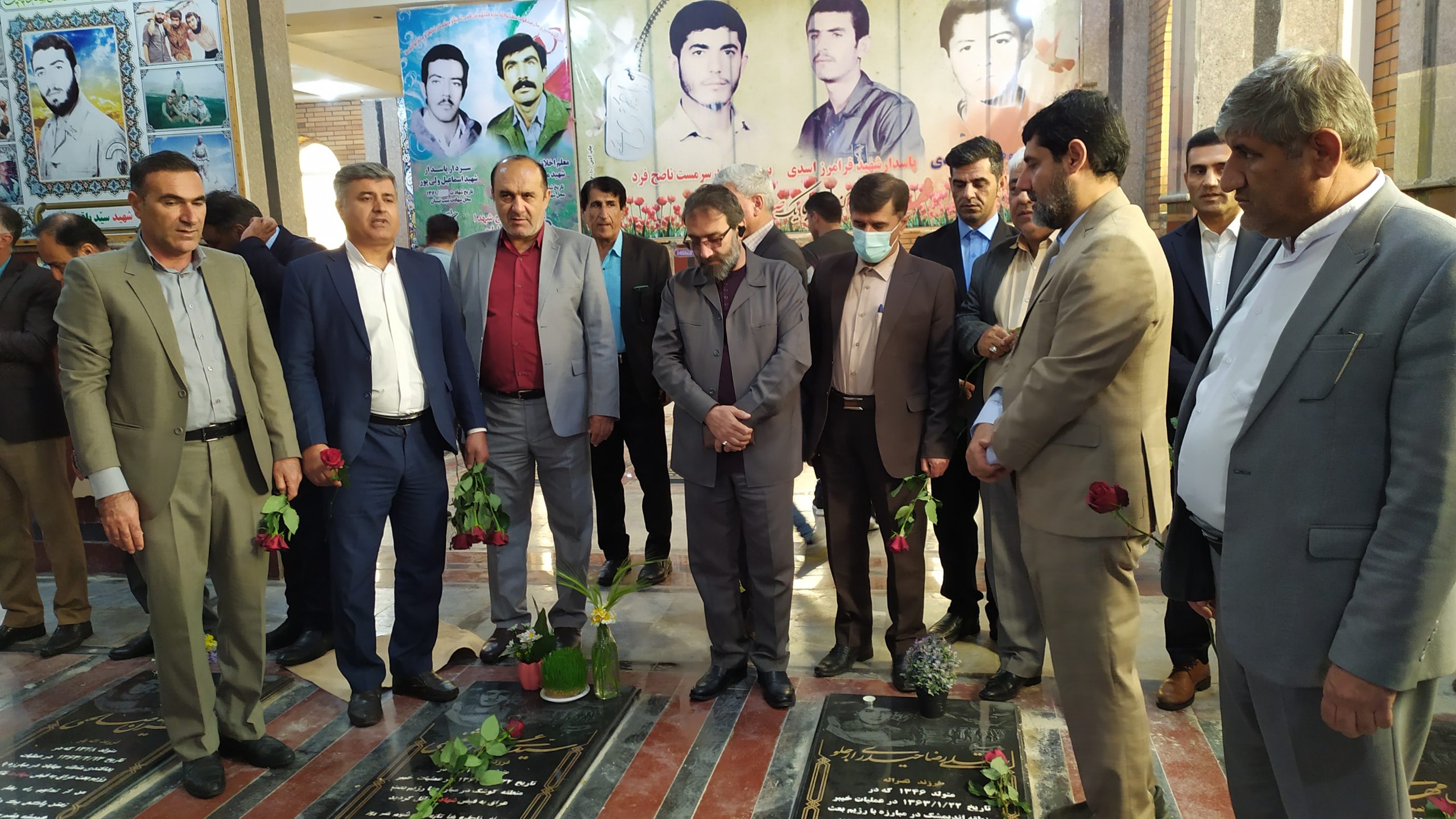 در اولین روز از بهار ۱۴۰۲: تجدید میثاق نماینده و مدیران گچساران با آرمان های شهدا+تصاویر در اولین روز از بهار ۱۴۰۲: تجدید میثاق نماینده و مدیران گچساران با آرمان های شهدا+تصاویر