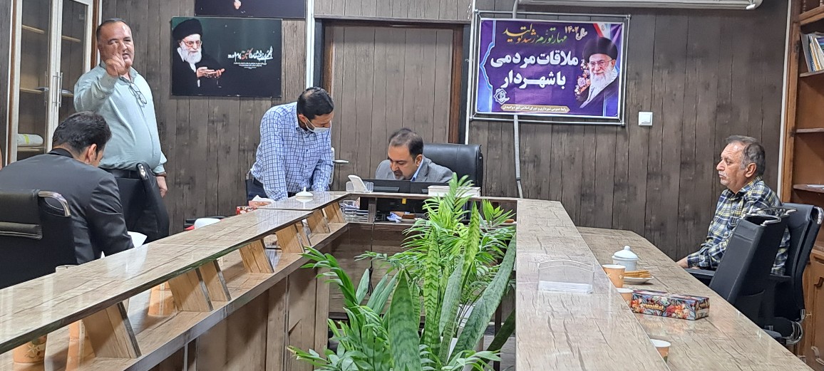 شهردار دوگنبدان پای صحبت های شهروندان نشست/ملاقات عمومی شهروندان با شهردار بدون واسطه شهردار دوگنبدان پای صحبت های شهروندان نشست/ملاقات عمومی شهروندان با شهردار بدون واسطه