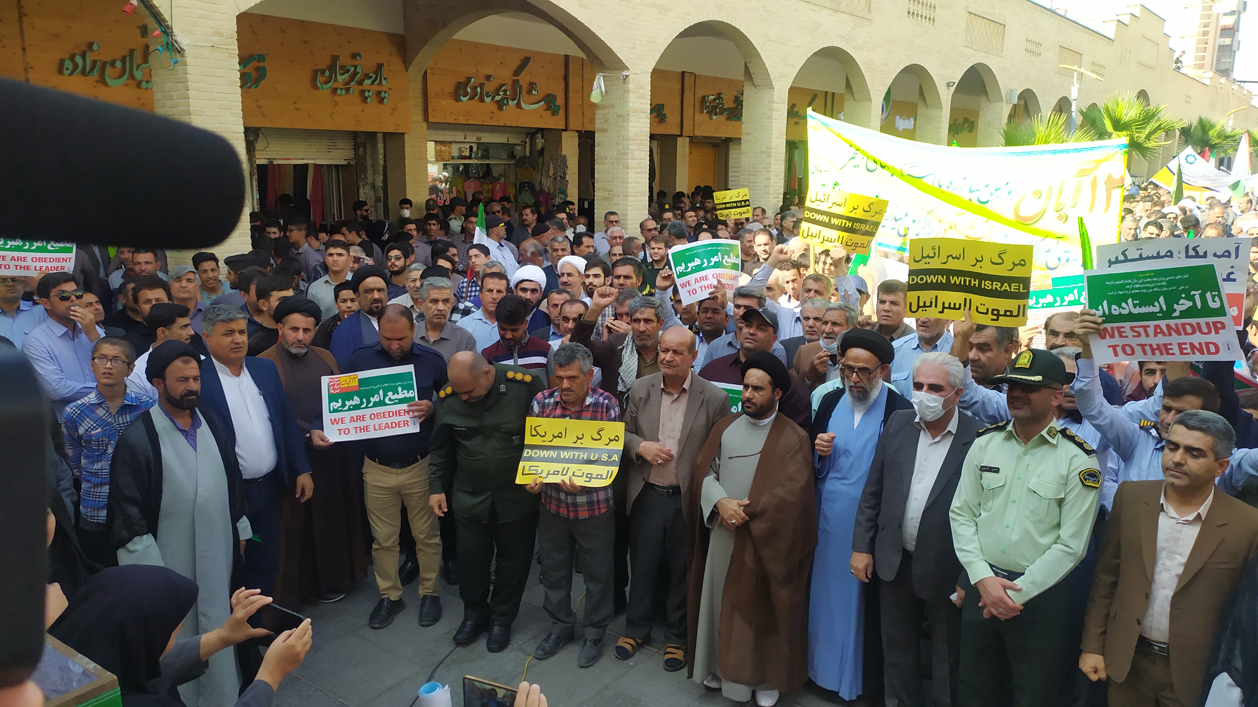 امام جمعه گچساران :امروز راه جمهوری اسلامی همان راه سیزده آبان است/آمریکای جنایت کار با یک نسل نخبه و آماده دفاع از انقلاب مواجه است