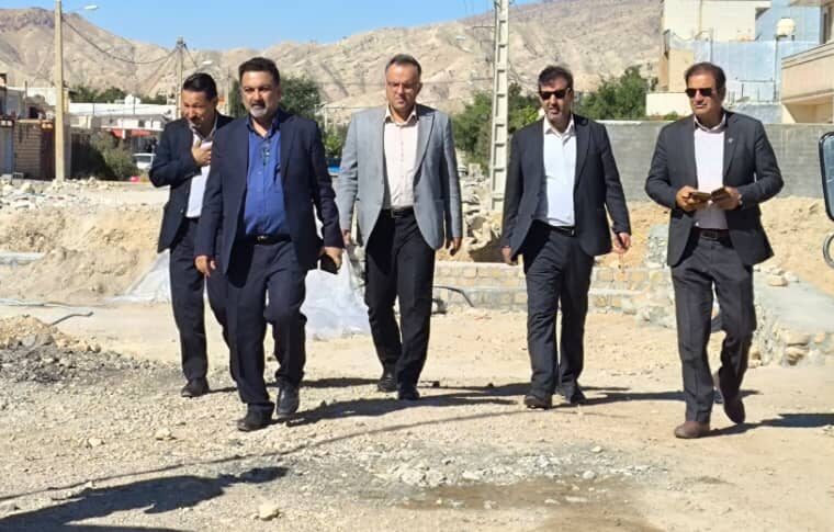 بازدید نماینده رئیس سازمان شهرداری‌ها و دهیاری‌های کشور از پروژه‌های عمرانی و بافت فرسوده شهر دوگنبدان